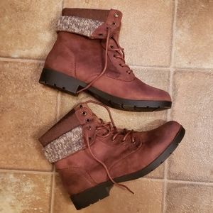 *Like New* Brown Arizona Boots